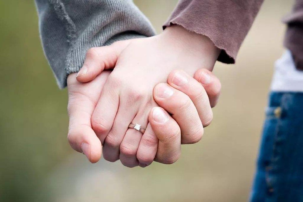 夫妻异地，老婆在有临时伴侣后动了真心